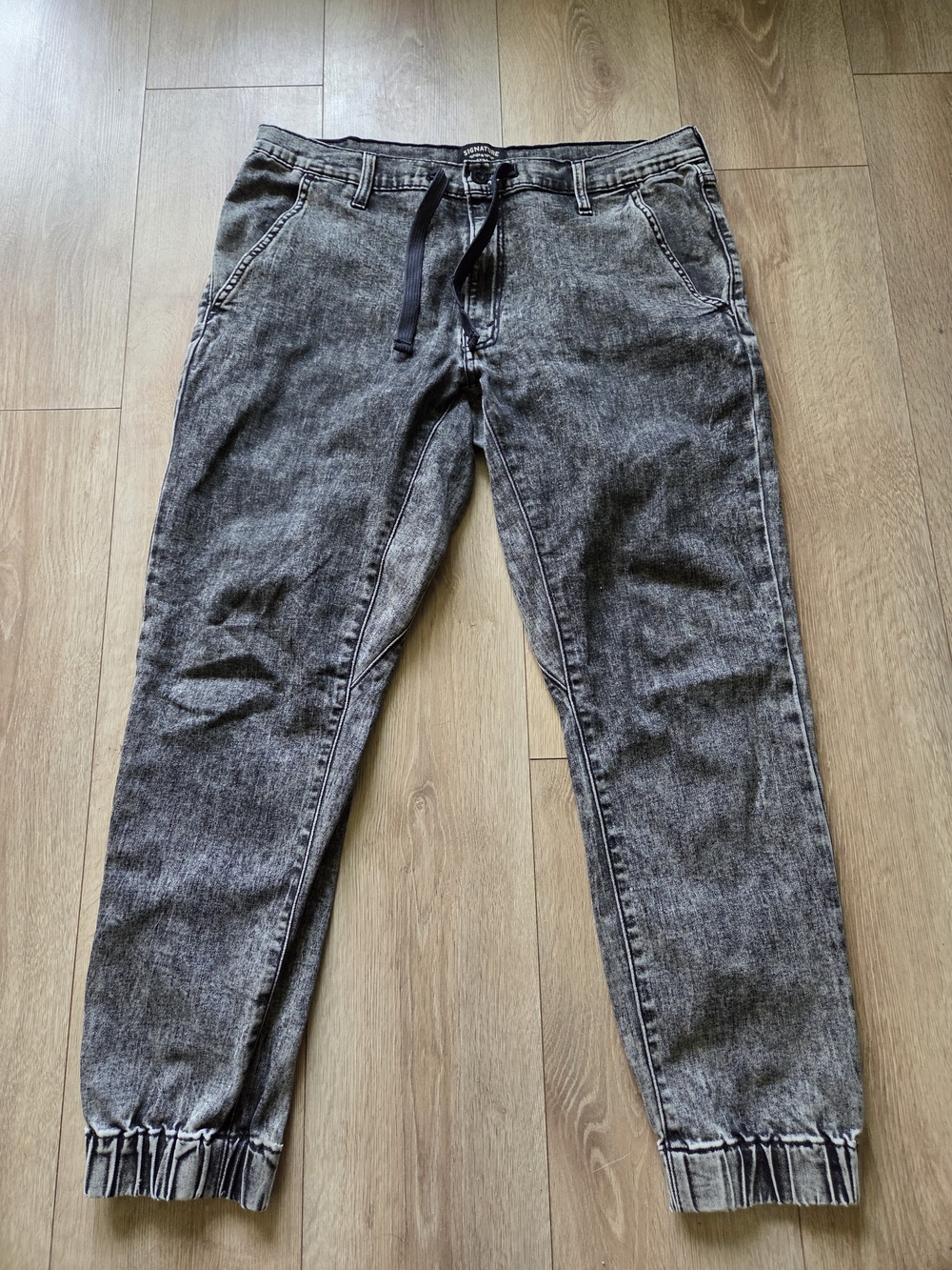 Levi's Black Gray Washed Ankle Jeans